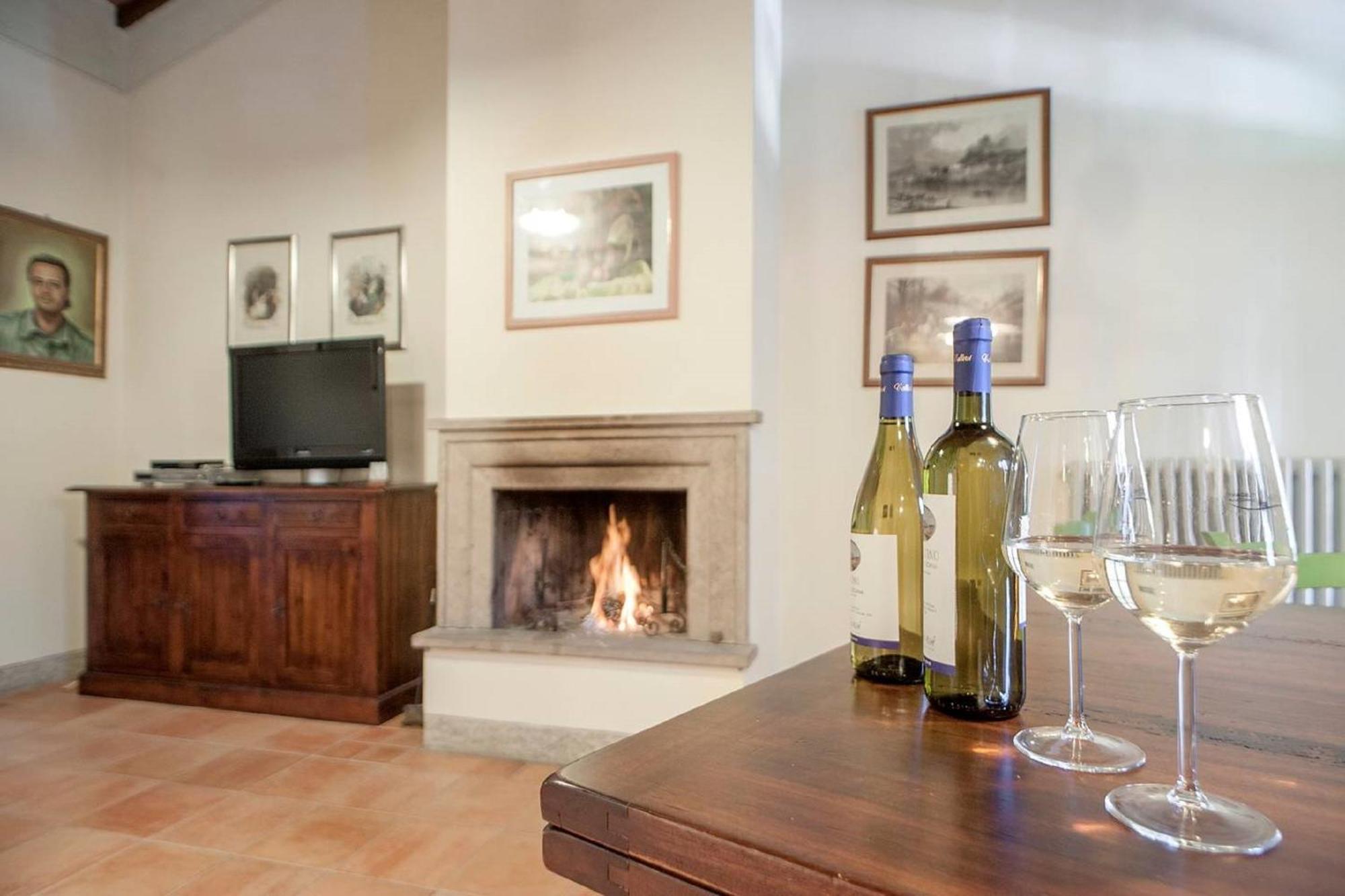 Azienda Agricola E Agriturismo Vallorsi Terricciola エクステリア 写真